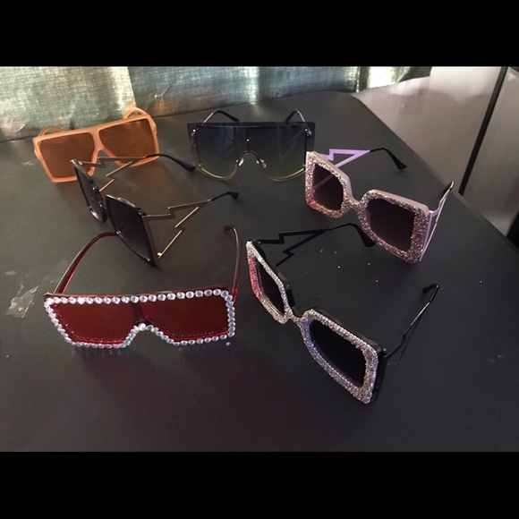 Oversized Sunglasses - Picture 3 of 5